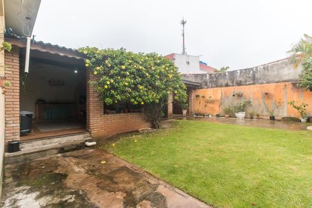 Casa para alugar com 261m², 3 quartos e 4 vagasQuintal