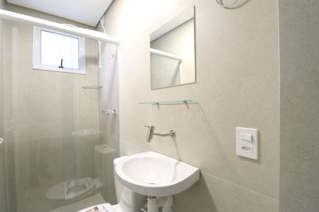 Banheiro de kitnet/studio para alugar com 1 quarto, 20m² em Barra Funda, São Paulo