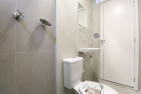 Banheiro de kitnet/studio para alugar com 1 quarto, 20m² em Barra Funda, São Paulo