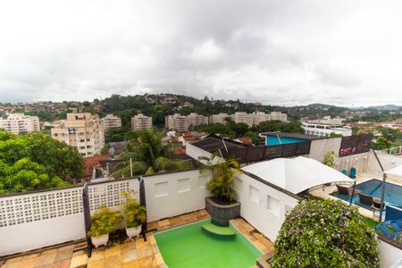 Casa de condomínio à venda com 250m², 4 quartos e 3 vagas