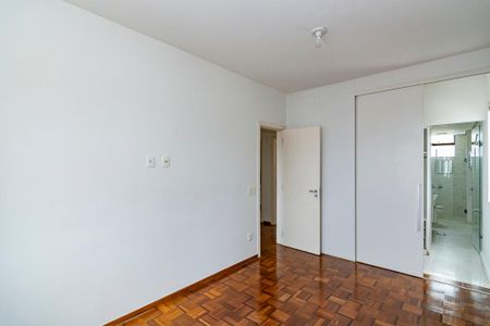 Apartamento à venda com 220m², 3 quartos e 1 vagaSuíte