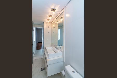 Apartamento à venda com 220m², 3 quartos e 1 vagaBanheiro da Suíte