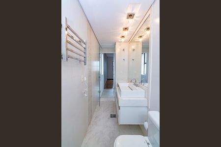 Apartamento à venda com 220m², 3 quartos e 1 vagaBanheiro da Suíte