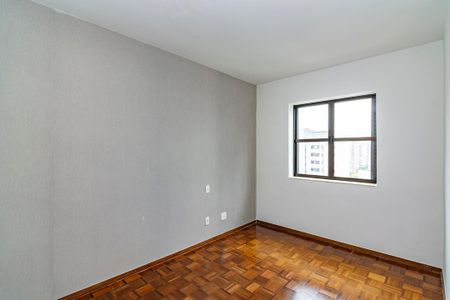 Apartamento à venda com 220m², 3 quartos e 1 vagaSuíte