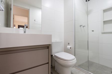 Apartamento para alugar com 55m², 2 quartos e 1 vaga Apartamento para alugar com 55m², 2 quartos e 1 vagaBanheiro do Corredor