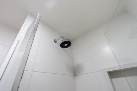 Apartamento para alugar com 55m², 2 quartos e 1 vaga Apartamento para alugar com 55m², 2 quartos e 1 vagaBanheiro do Corredor