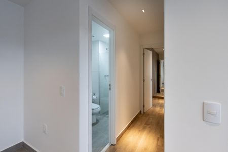 Corredor de apartamento para alugar com 2 quartos, 55m² em Vila Anastácio, São Paulo