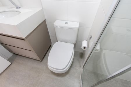 Apartamento para alugar com 55m², 2 quartos e 1 vaga Apartamento para alugar com 55m², 2 quartos e 1 vagaBanheiro do Corredor