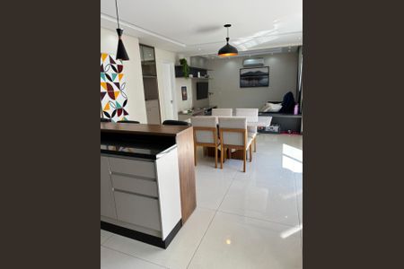 Casa de condomínio para alugar com 147m², 3 quartos e 2 vagasSala