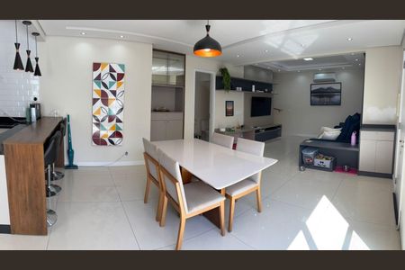 Sala de casa de condomínio à venda com 3 quartos, 147m² em Chácara do Solar III, Santana de Parnaíba