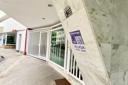 Apartamento para alugar com 140m², 3 quartos e sem vaga Apartamento para alugar com 140m², 3 quartos e sem vagaPlaca