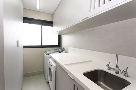 Apartamento à venda com 123m², 2 quartos e 2 vagasÁrea de Serviço