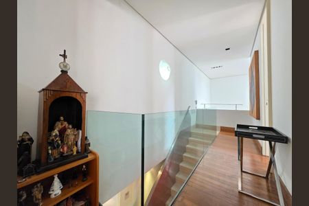 Apartamento à venda com 174m², 2 quartos e 4 vagas Apartamento à venda com 174m², 2 quartos e 4 vagasCorredor 2 andar