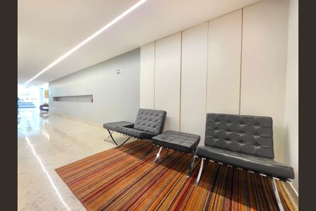 Apartamento à venda com 174m², 2 quartos e 4 vagas Apartamento à venda com 174m², 2 quartos e 4 vagasHall de entrada