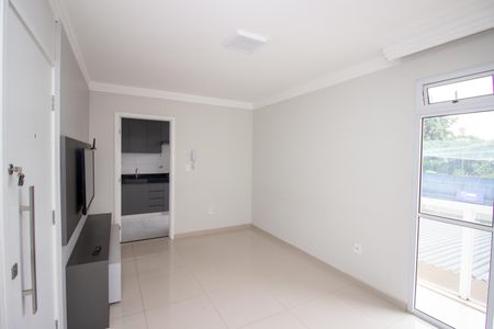 Sala de apartamento para alugar com 2 quartos, 60m² em Tres Barras, Contagem