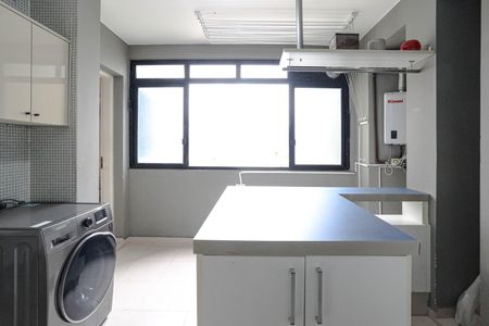 Apartamento para alugar com 210m², 3 quartos e 1 vagaÁrea de Serviço
