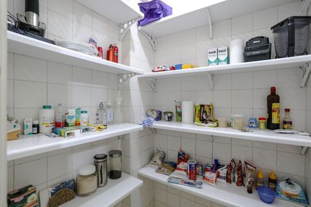 Apartamento para alugar com 210m², 3 quartos e 1 vagaDispensa