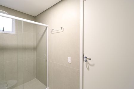 Banheiro de kitnet/studio para alugar com 1 quarto, 26m² em Barra Funda, São Paulo