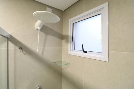 Banheiro de kitnet/studio para alugar com 1 quarto, 26m² em Barra Funda, São Paulo