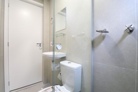 Banheiro de kitnet/studio para alugar com 1 quarto, 20m² em Barra Funda, São Paulo