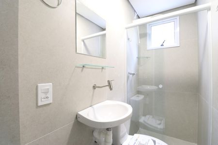 Banheiro de kitnet/studio para alugar com 1 quarto, 20m² em Barra Funda, São Paulo