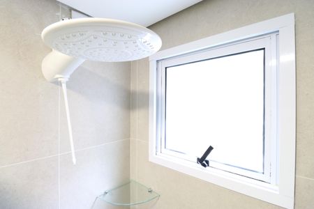 Banheiro de kitnet/studio para alugar com 1 quarto, 20m² em Barra Funda, São Paulo