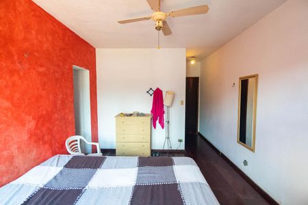 Casa à venda com 180m², 3 quartos e 2 vagas Casa à venda com 180m², 3 quartos e 2 vagasSuite