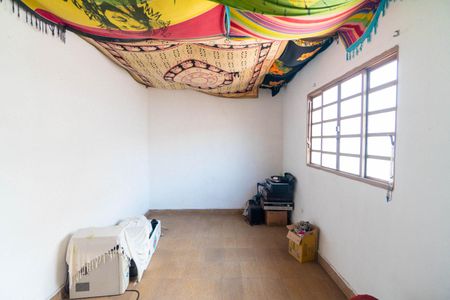 Casa à venda com 180m², 3 quartos e 2 vagas Casa à venda com 180m², 3 quartos e 2 vagasQuarto dos fundos