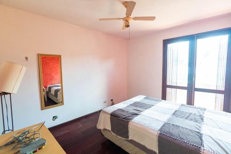 Casa à venda com 180m², 3 quartos e 2 vagas Casa à venda com 180m², 3 quartos e 2 vagasSuite