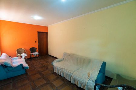 Casa à venda com 180m², 3 quartos e 2 vagas Casa à venda com 180m², 3 quartos e 2 vagasSala