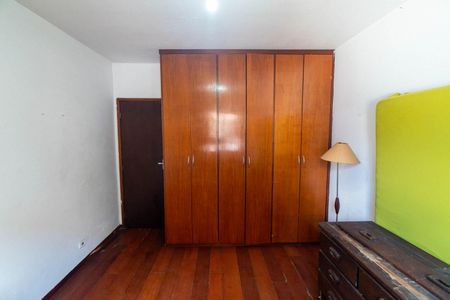 Casa à venda com 180m², 3 quartos e 2 vagas Casa à venda com 180m², 3 quartos e 2 vagasQuarto 1