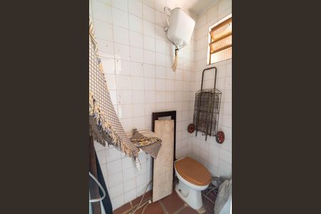 Casa à venda com 180m², 3 quartos e 2 vagas Casa à venda com 180m², 3 quartos e 2 vagasBanheiro de serviço