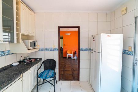 Casa à venda com 180m², 3 quartos e 2 vagas Casa à venda com 180m², 3 quartos e 2 vagasCozinha