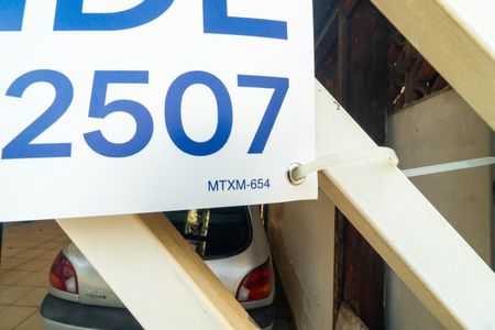 Casa à venda com 180m², 3 quartos e 2 vagas Casa à venda com 180m², 3 quartos e 2 vagasmtxm-654