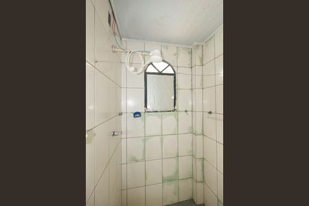 Banheiro de kitnet/studio para alugar com 1 quarto, 30m² em Guaratiba, Rio de Janeiro
