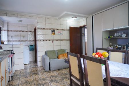 Casa à venda com 325m², 5 quartos e 10 vagasCozinha