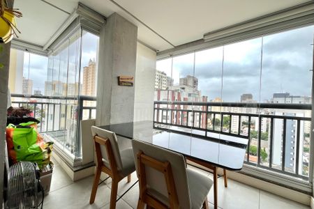 Apartamento para alugar com 65m², 2 quartos e 1 vagaVaranda