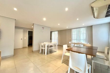 Apartamento para alugar com 65m², 2 quartos e 1 vagaÁrea comum - Salão de festas