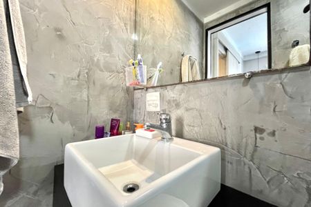 Apartamento para alugar com 65m², 2 quartos e 1 vagaBanheiro da Suíte