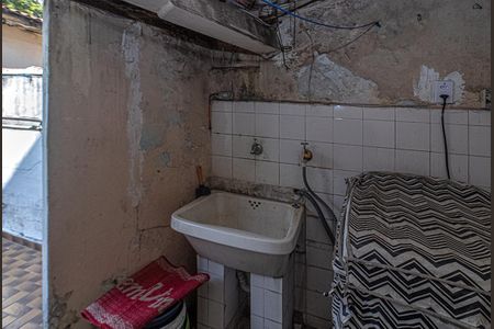 Casa à venda com 100m², 4 quartos e sem vagaárea de serviço coberta_3