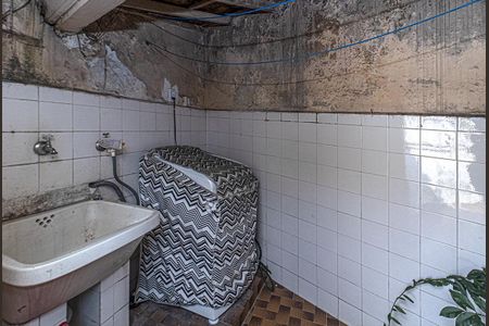 Casa à venda com 100m², 4 quartos e sem vagaárea de serviço coberta_1