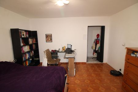 Casa à venda com 369m², 6 quartos e 2 vagasQuarto 3