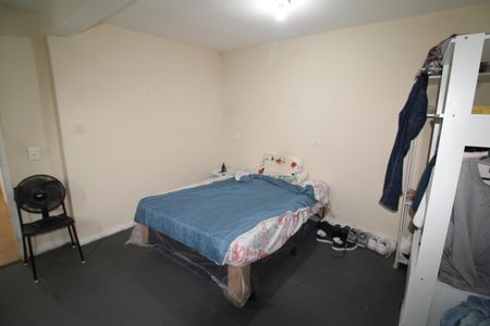 Casa à venda com 369m², 6 quartos e 2 vagasQuarto 6