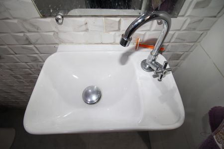 Casa à venda com 369m², 6 quartos e 2 vagasBanheiro 2