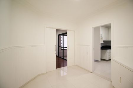 Apartamento à venda com 227m², 4 quartos e 4 vagas Apartamento à venda com 227m², 4 quartos e 4 vagasCopa