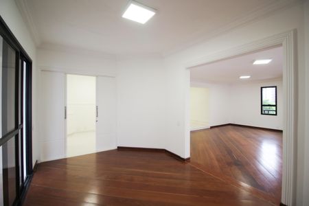 Apartamento à venda com 227m², 4 quartos e 4 vagas Apartamento à venda com 227m², 4 quartos e 4 vagasSala de Jantar