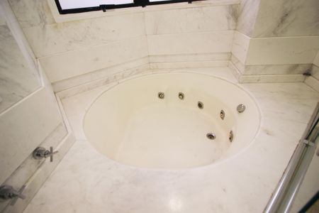 Apartamento à venda com 227m², 4 quartos e 4 vagas Apartamento à venda com 227m², 4 quartos e 4 vagasBanheiro da Suíte 1