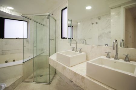 Apartamento à venda com 227m², 4 quartos e 4 vagas Apartamento à venda com 227m², 4 quartos e 4 vagasBanheiro da Suíte 1