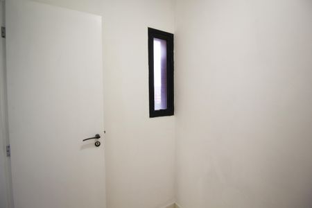 Apartamento à venda com 227m², 4 quartos e 4 vagas Apartamento à venda com 227m², 4 quartos e 4 vagasQuarto de Serviço