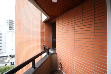 Apartamento à venda com 227m², 4 quartos e 4 vagas Apartamento à venda com 227m², 4 quartos e 4 vagasVaranda do Quarto 2